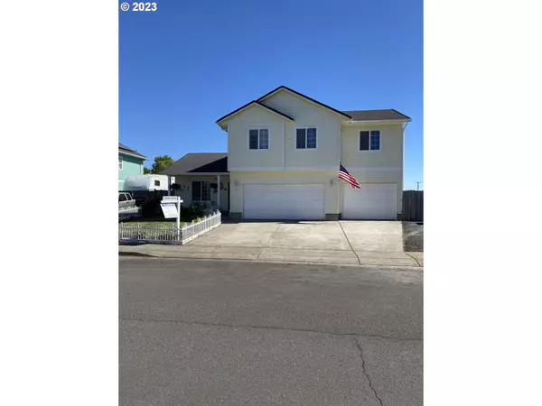 Harrisburg, OR 97446,750 ARROW LEAF PL