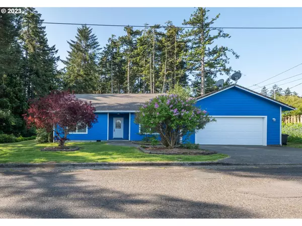 2515 KINNEY ST, North Bend, OR 97459