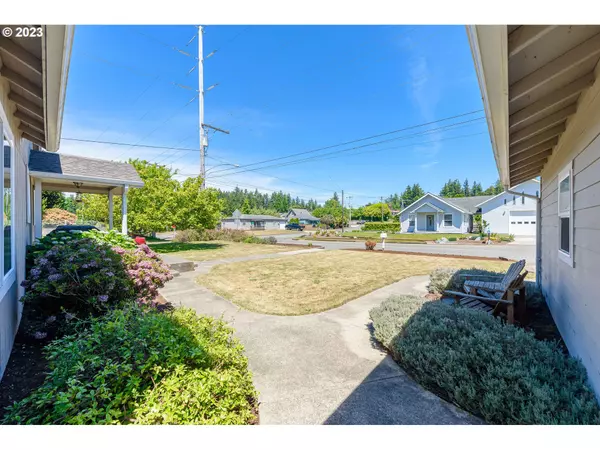 North Bend, OR 97459,3004 A ST