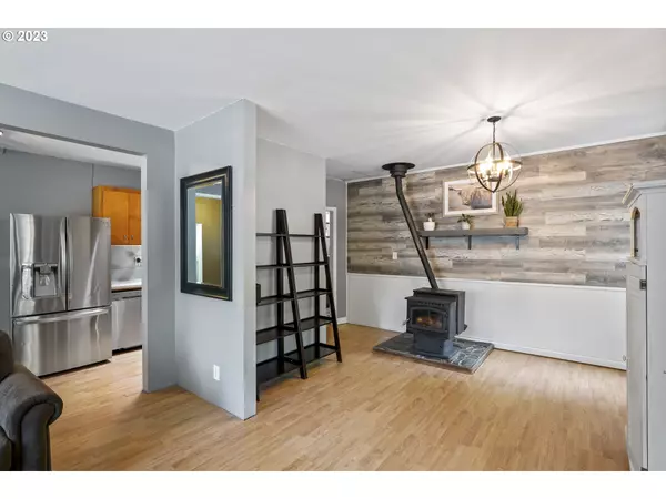 Springfield, OR 97478,795 S 71ST ST