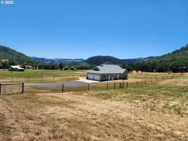 4329 HAPPY VALLEY RD, Roseburg, OR 97471