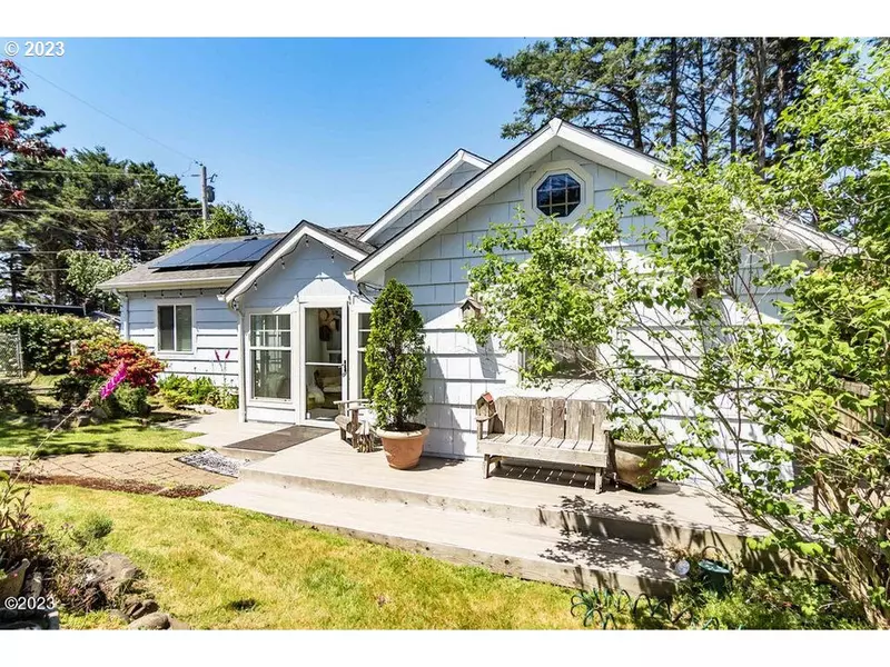 1835 NW 32ND ST, Lincoln City, OR 97367