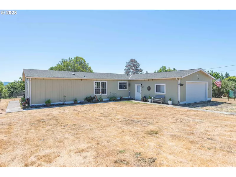 561 N BIRCH ST, Coquille, OR 97423