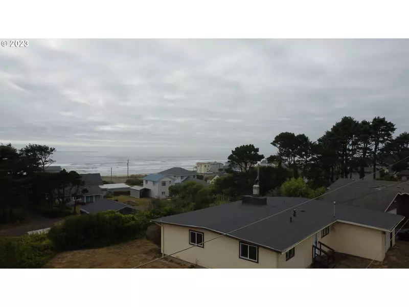 5534 SW FIELD AVE, Waldport, OR 97394