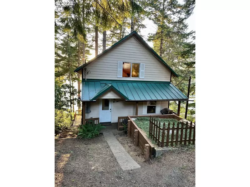 466 N TENMILE, Lakeside, OR 97449