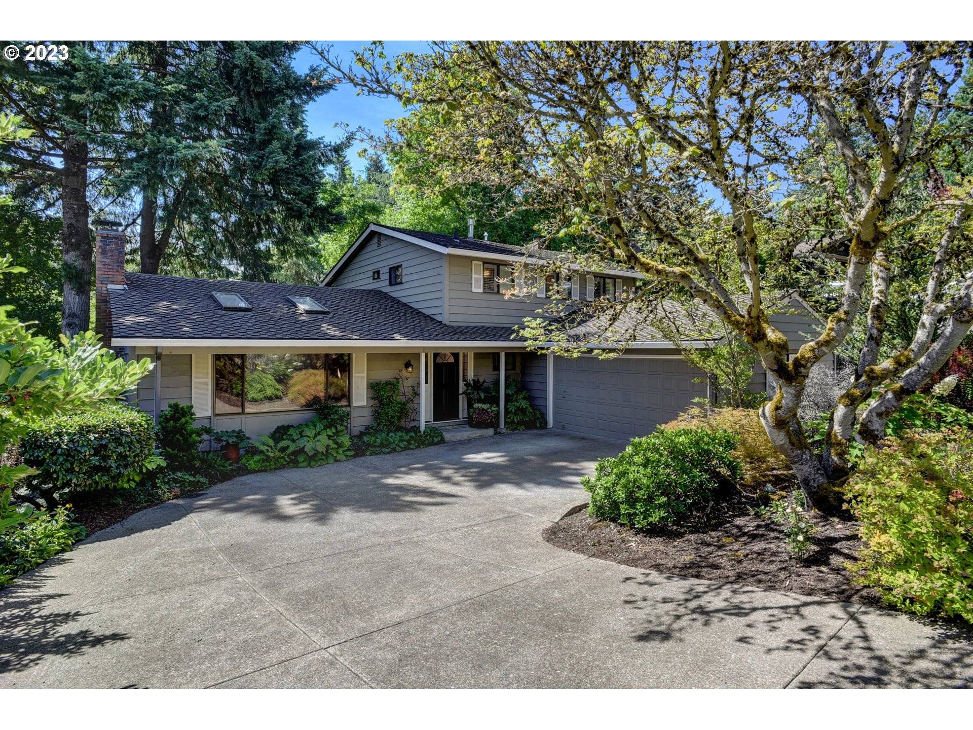 34 CHURCHILL DOWNS, Lake Oswego, OR 97035