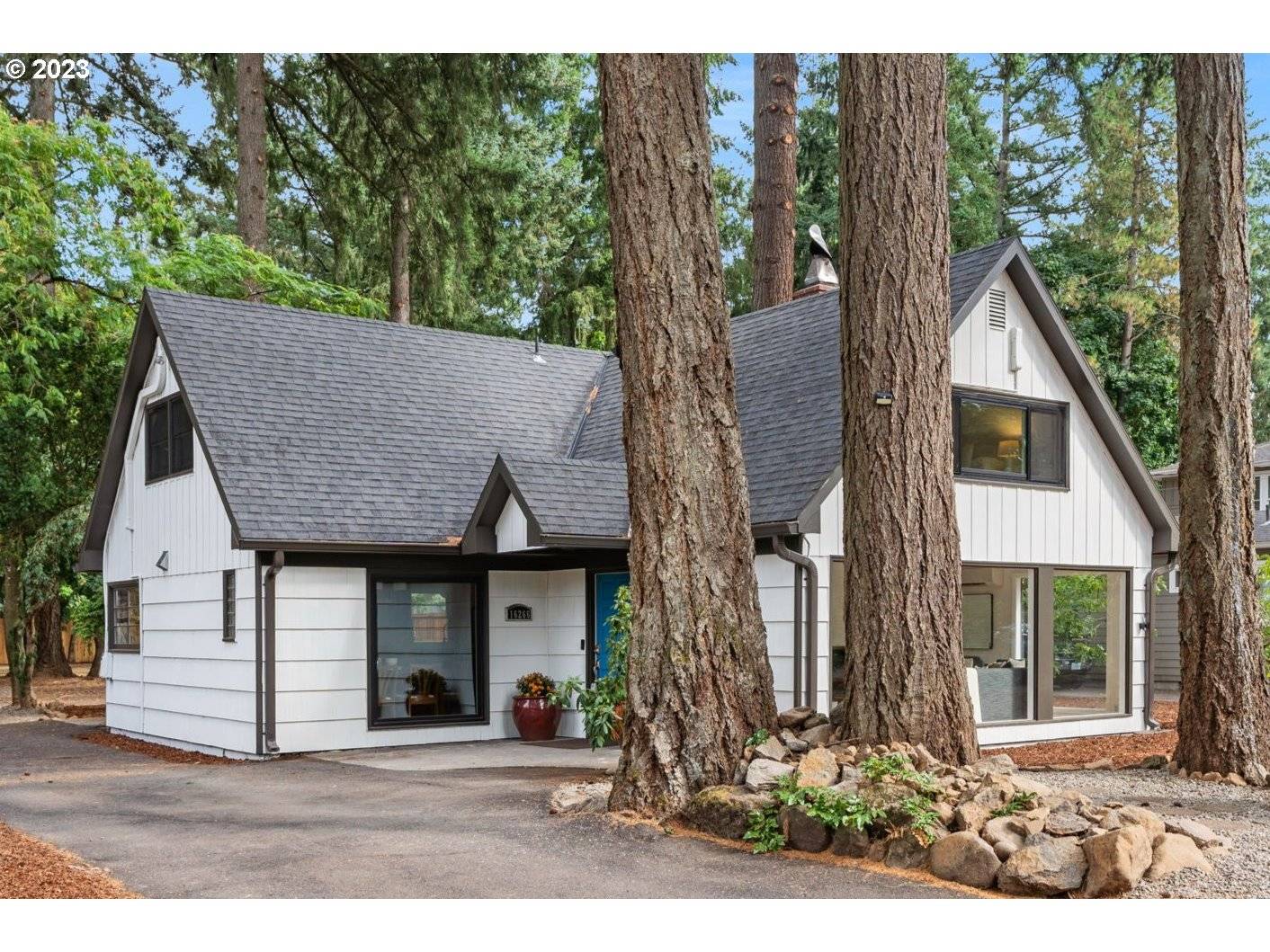 16266 PARKER RD, Lake Oswego, OR 97035