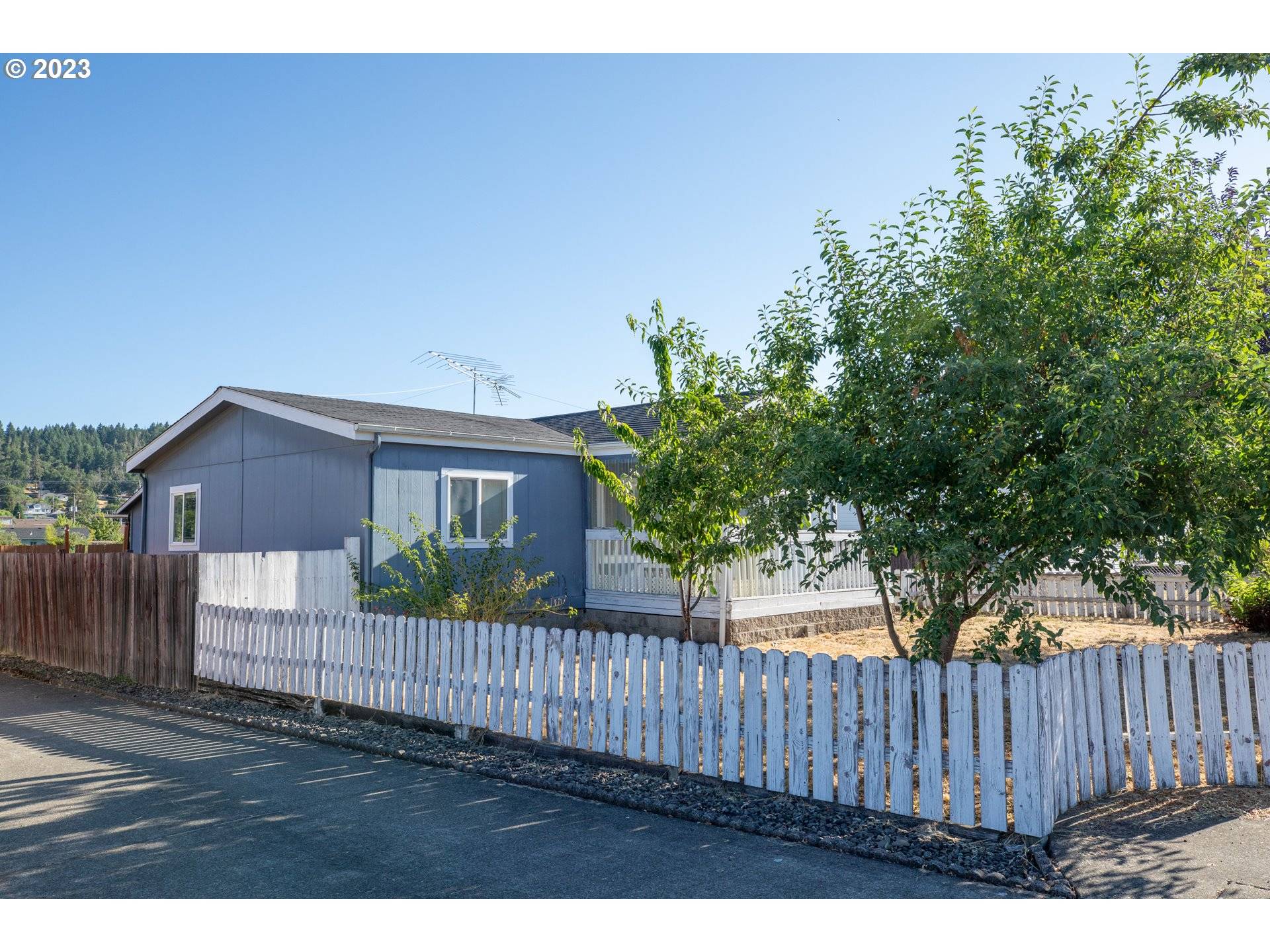 Sutherlin, OR 97479,201 HEAVENLY CT