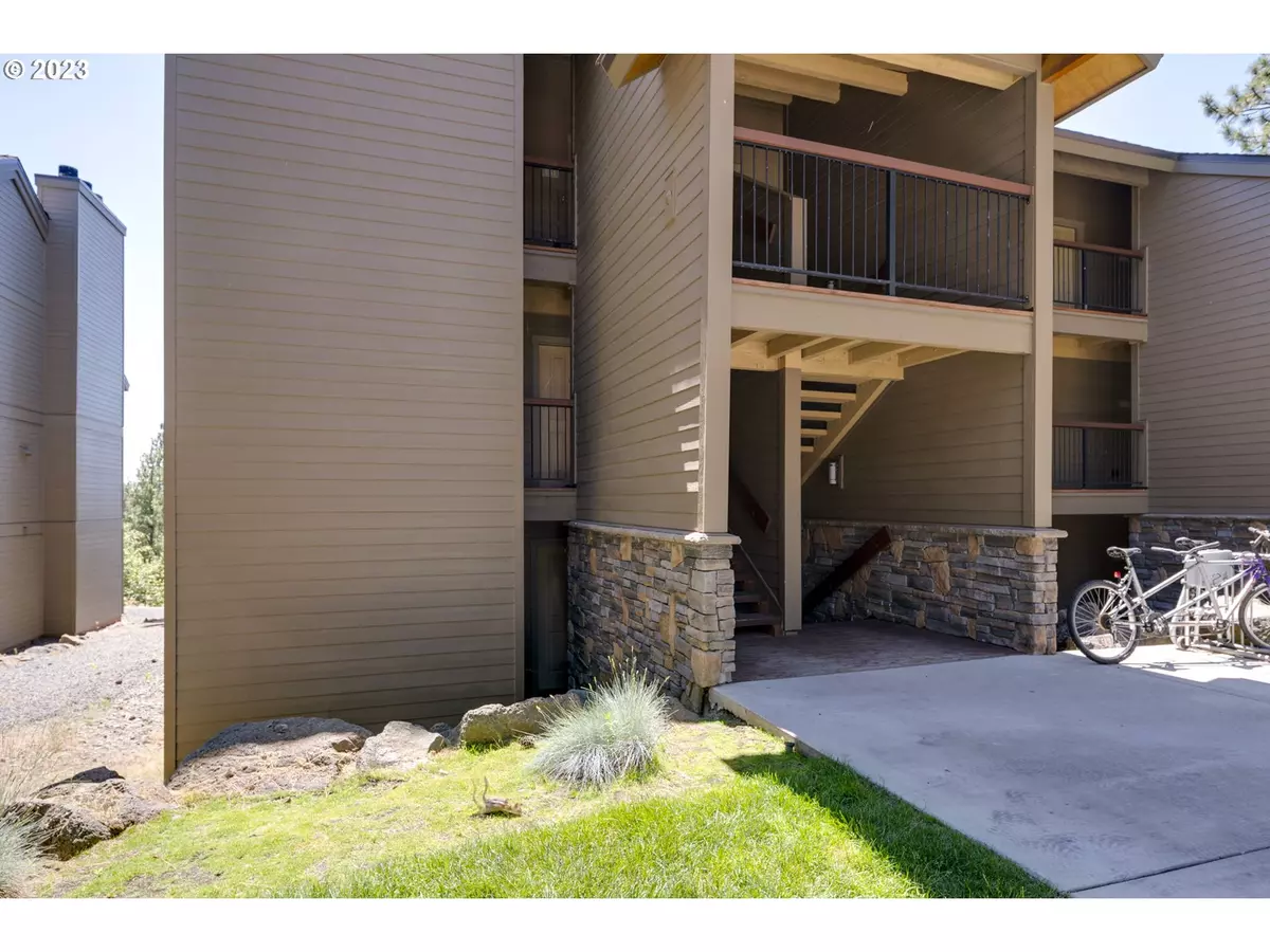 Bend, OR 97702,18575 SW CENTURY DR #811