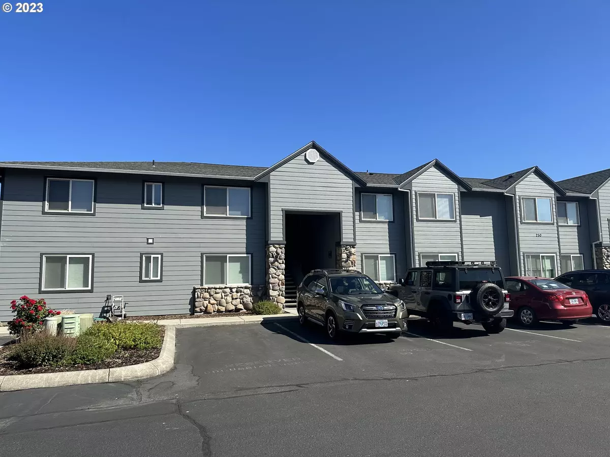 The Dalles, OR 97058,250 LONE PINE LN #3