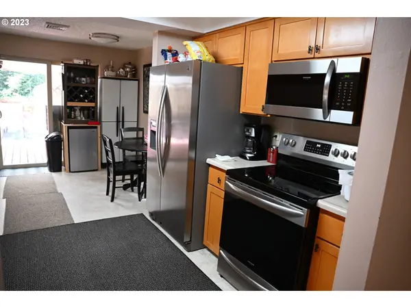 1755 LORANE HWY, Eugene, OR 97405