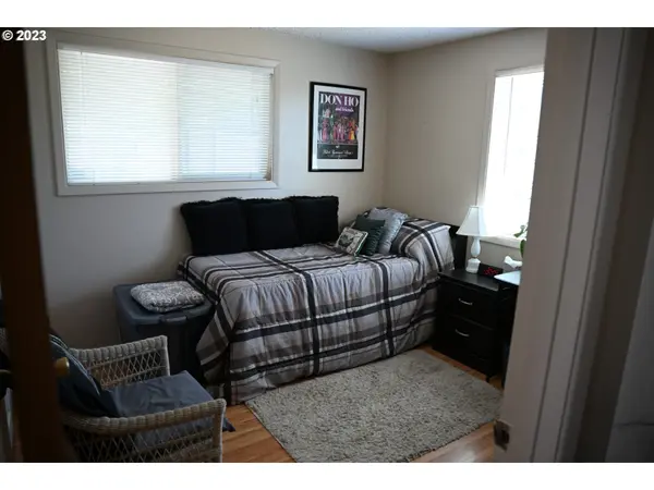 1755 LORANE HWY, Eugene, OR 97405