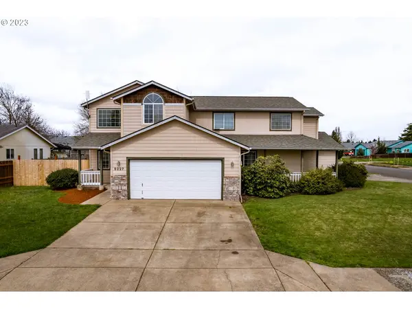 1310 ADELMAN LOOP, Eugene, OR 97402