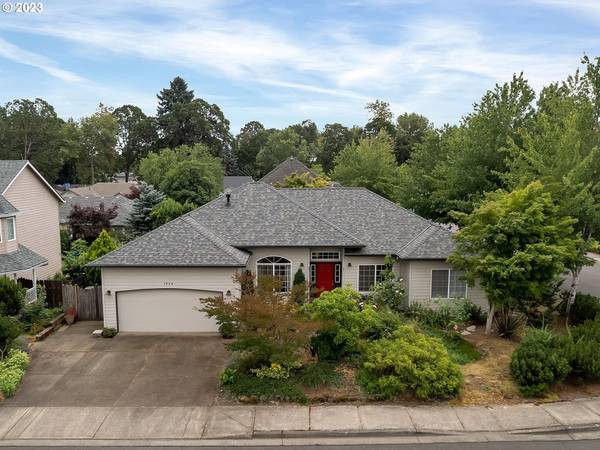 1904 N WESTLAKE LOOP, Newberg, OR 97132