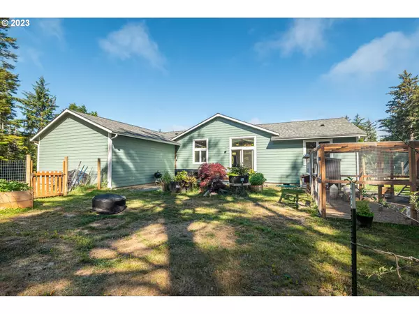 Bandon, OR 97411,89044 HEMLOCK LN