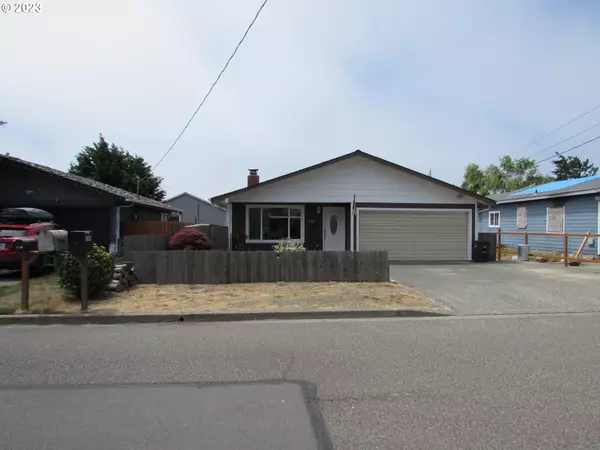 1060 CROCKER ST, Coos Bay, OR 97420