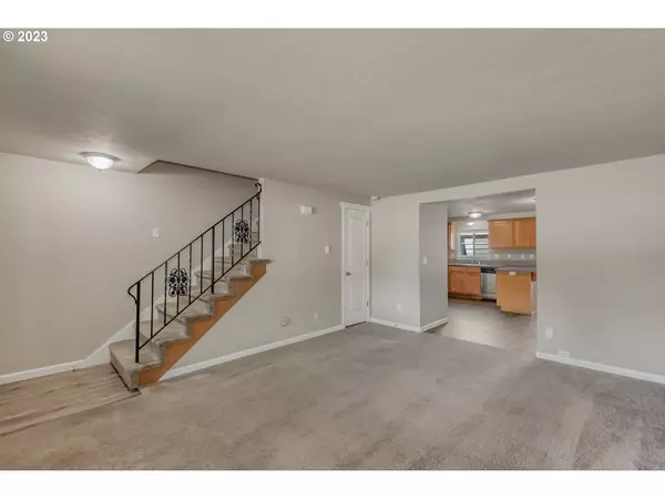 Portland, OR 97229,1255 NW TRAIL AVE #4