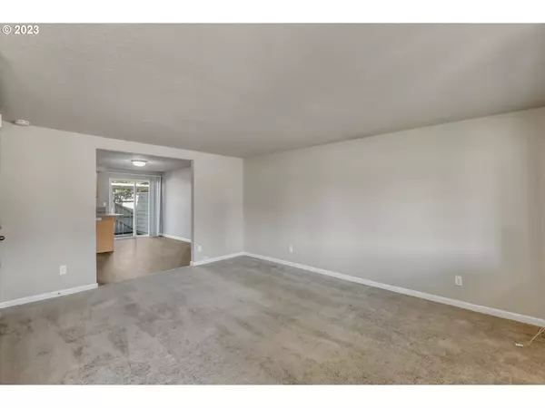 Portland, OR 97229,1255 NW TRAIL AVE #4