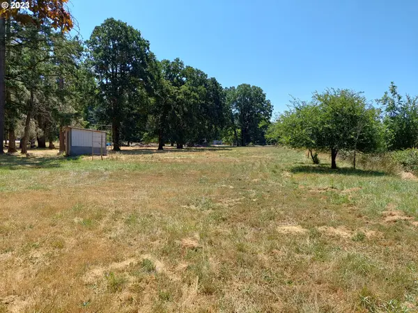 90236 DAISY LN, Elmira, OR 97437