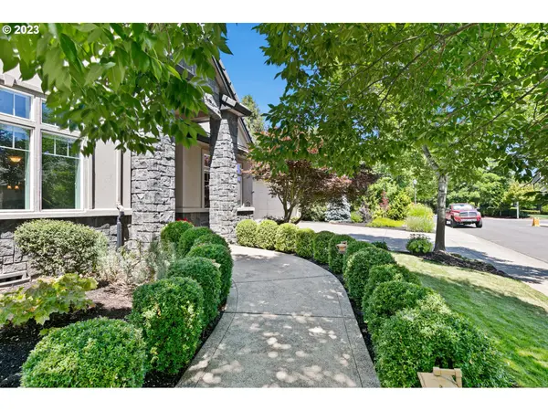 3193 RIVERPLACE DR, Eugene, OR 97401