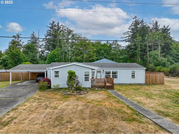 494 7TH AVE, Hammond, OR 97121