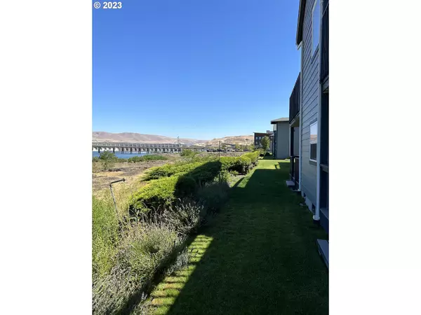 The Dalles, OR 97058,250 LONE PINE LN #3