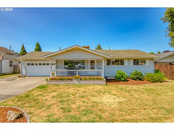 2425 PACIFIC WAY, Longview, WA 98632