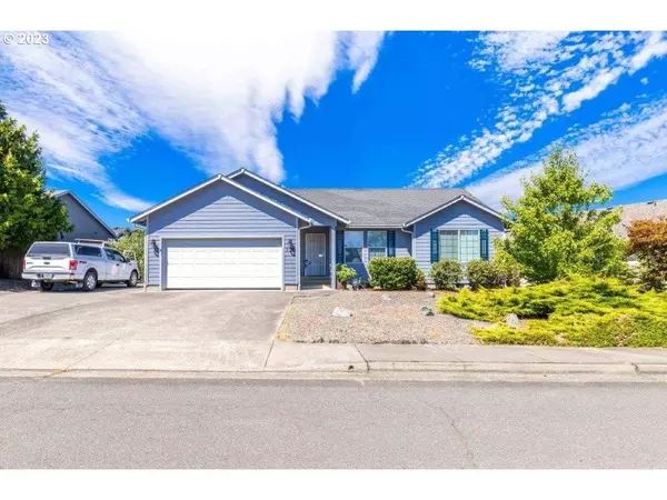 Sutherlin, OR 97479,303 CAMBRIDGE DR