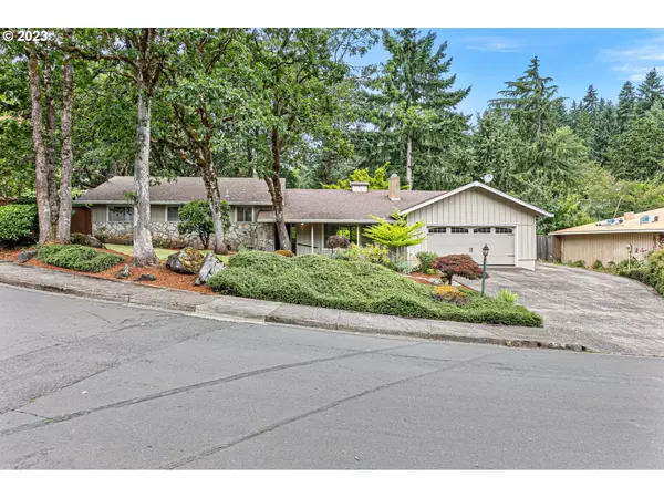 721 FOOTHILL DR, Eugene, OR 97405