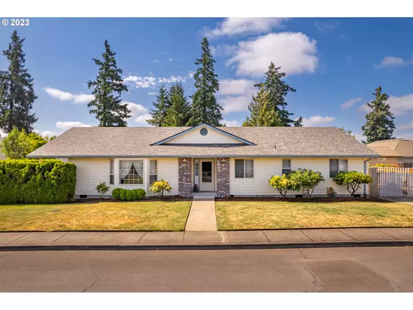 1805 N LAURELWOOD LOOP, Canby, OR 97013