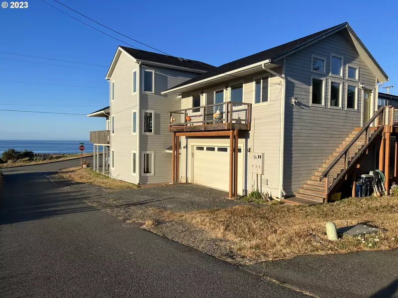 455 5TH ST, Port Orford, OR 97465