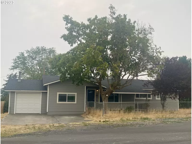 643 NE 6TH ST, Pilot Rock, OR 97868