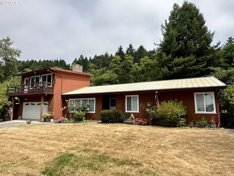 15781 PELICAN BAY DR, Brookings, OR 97415