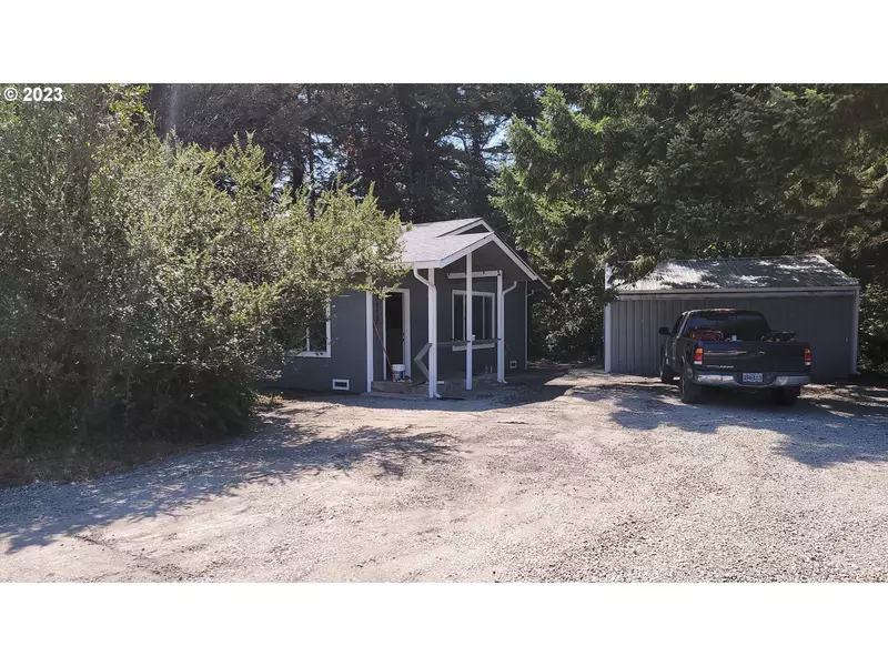 42737 ELLMOR LN, Port Orford, OR 97465