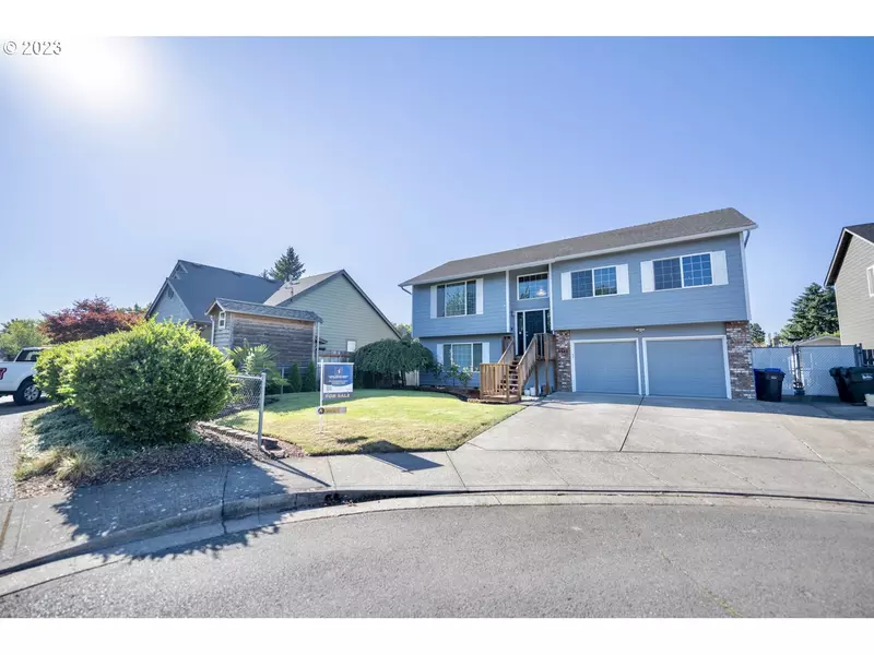 4422 RACCOON CT NE, Salem, OR 97305