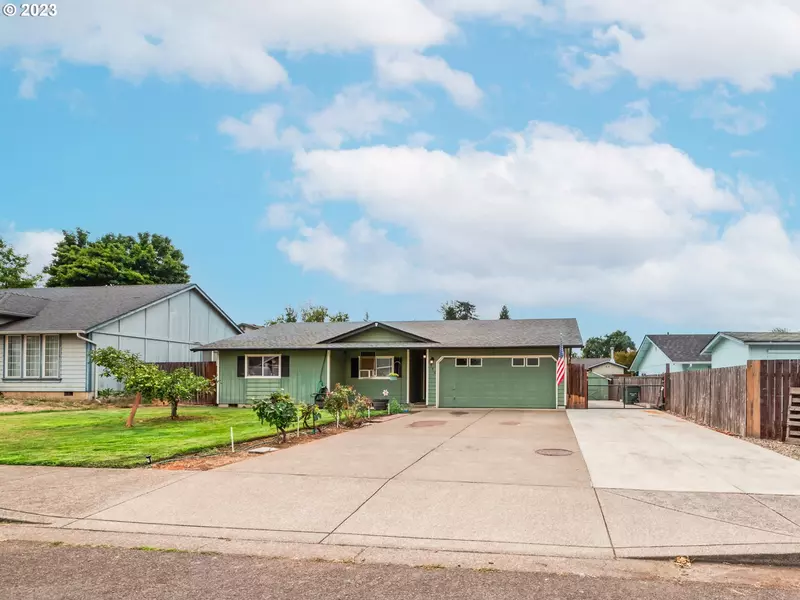 1096 CEDAR CT, Creswell, OR 97426