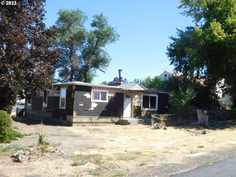 227 NE 2ND ST, Pilot Rock, OR 97868