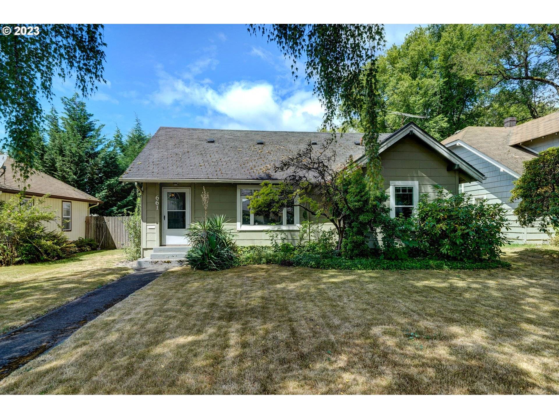 Longview, WA 98632,661 18TH AVE