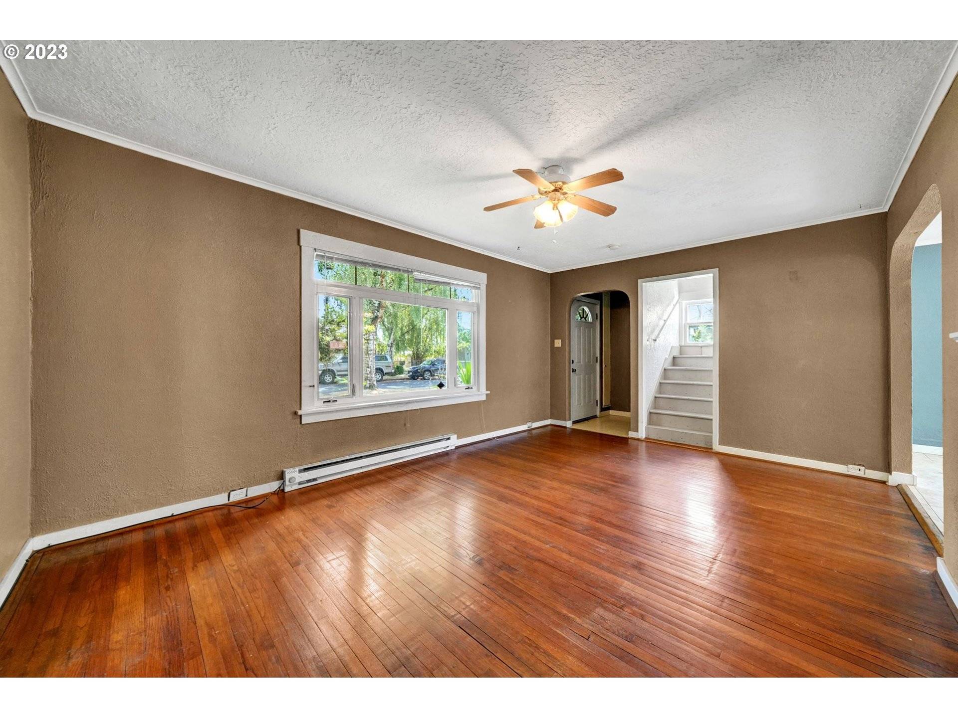Longview, WA 98632,661 18TH AVE