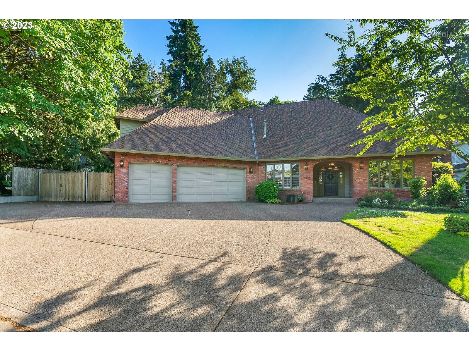 Lake Oswego, OR 97034,18499 OLD RIVER DR