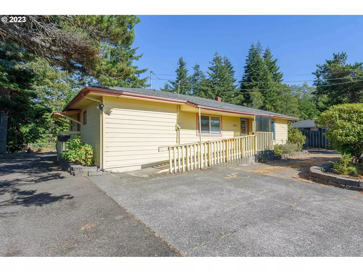 Coos Bay, OR 97420,2590 WOODLAND DR