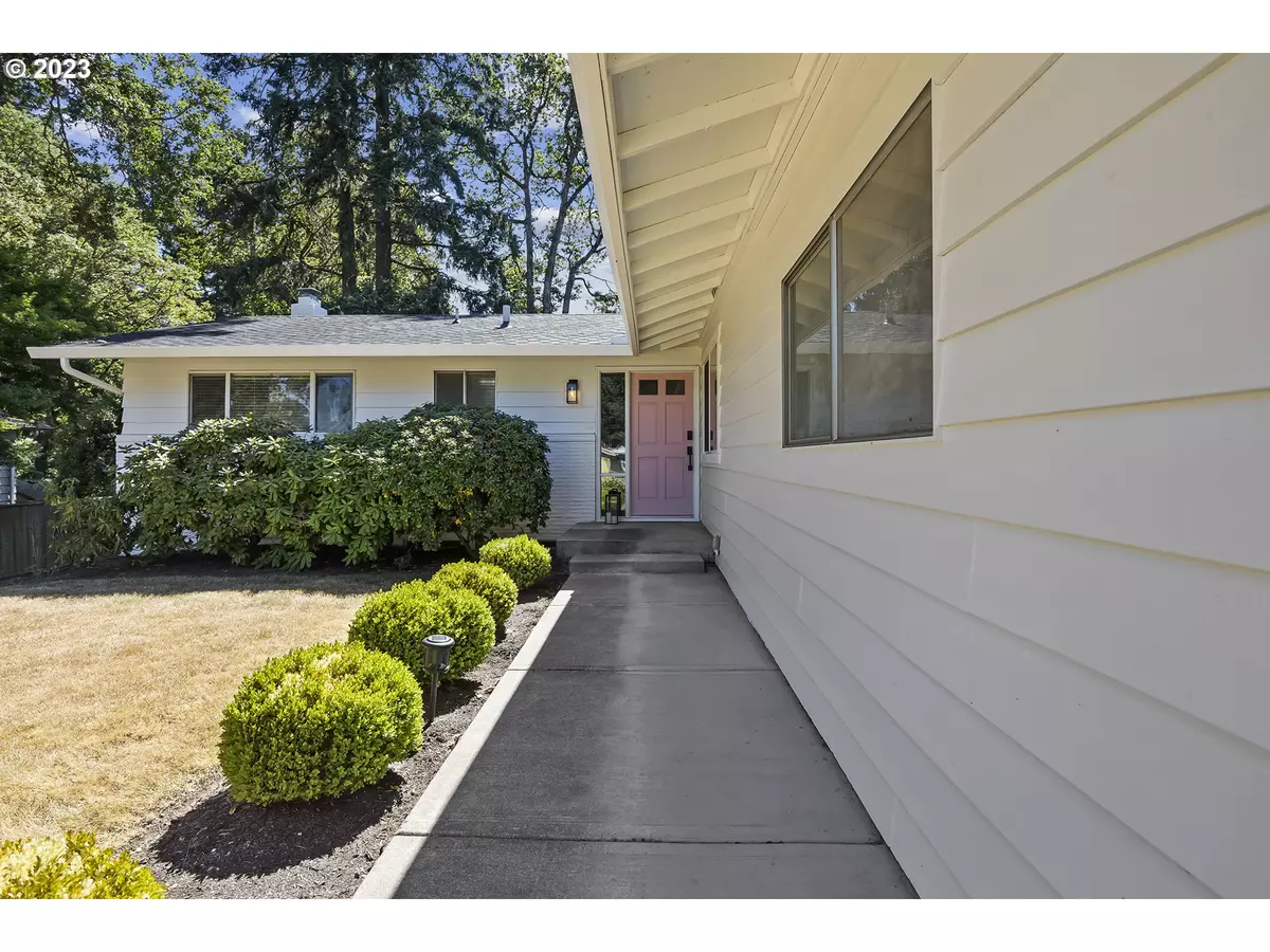 Milwaukie, OR 97267,16771 SE FIRCREST CT