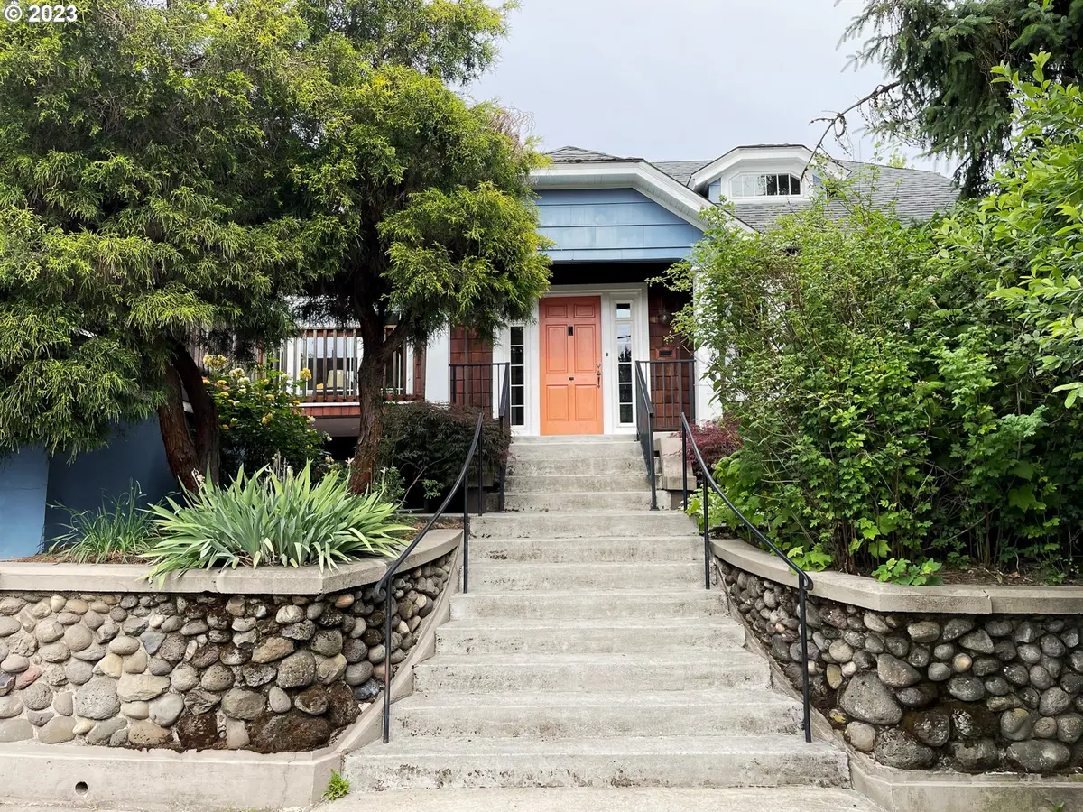 4738 SE 28TH AVE, Portland, OR 97202