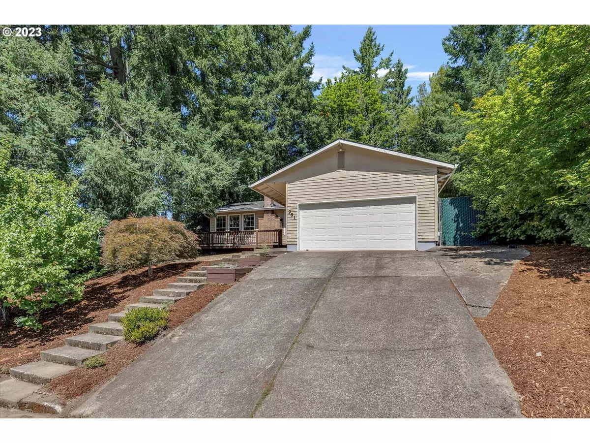 Estacada, OR 97023,981 NE HILL WAY