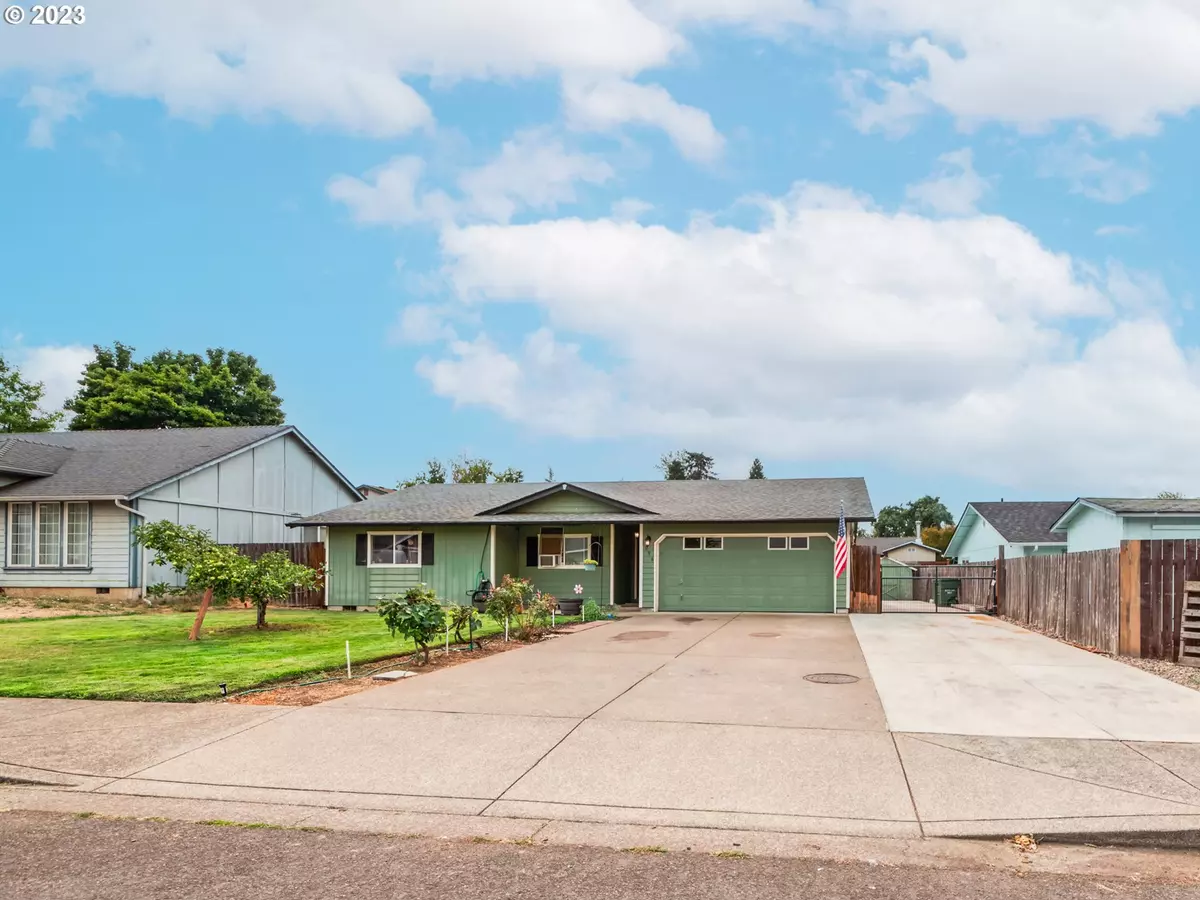 Creswell, OR 97426,1096 CEDAR CT