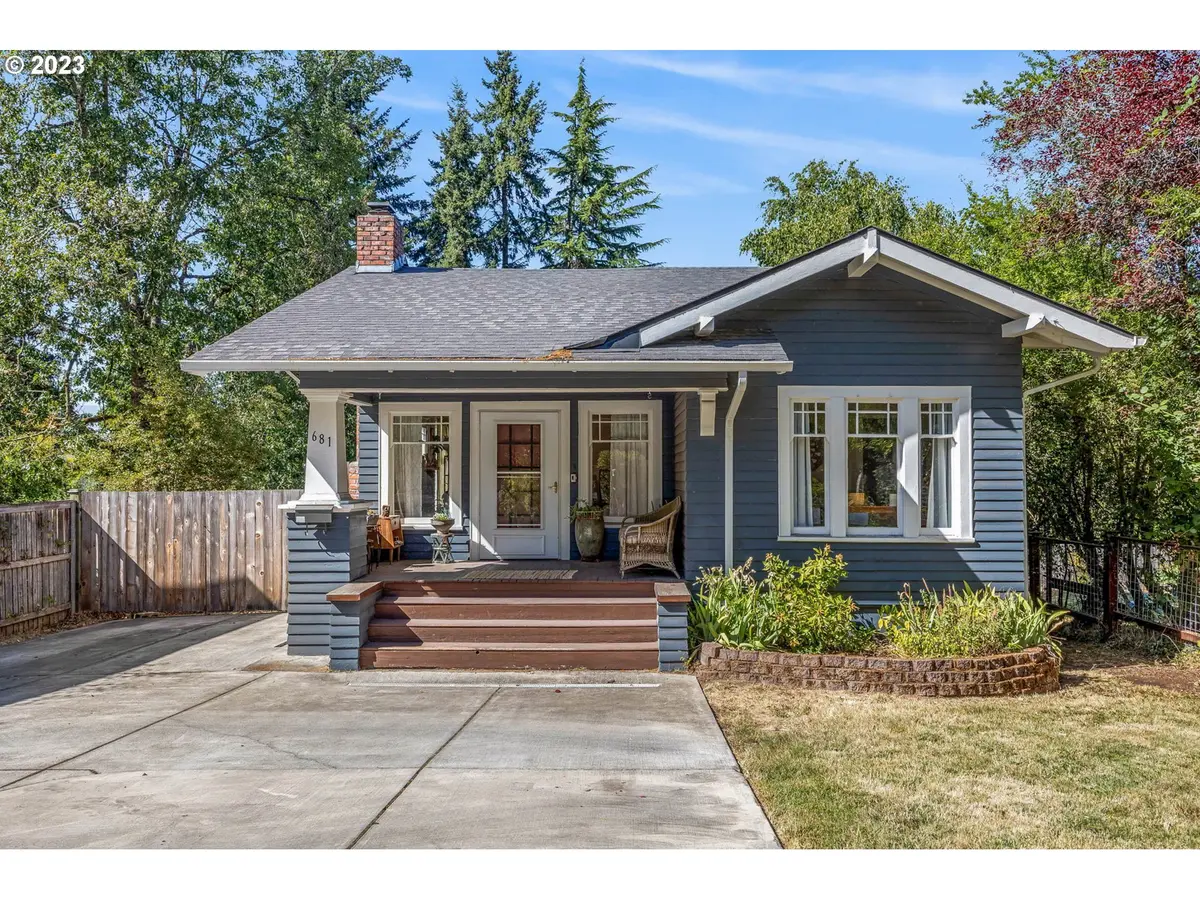 681 W 28TH AVE, Eugene, OR 97405