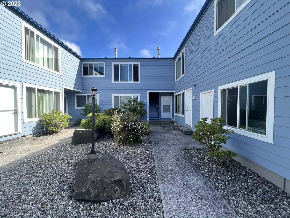 Seaside, OR 97138,870 S Holladay DR #7