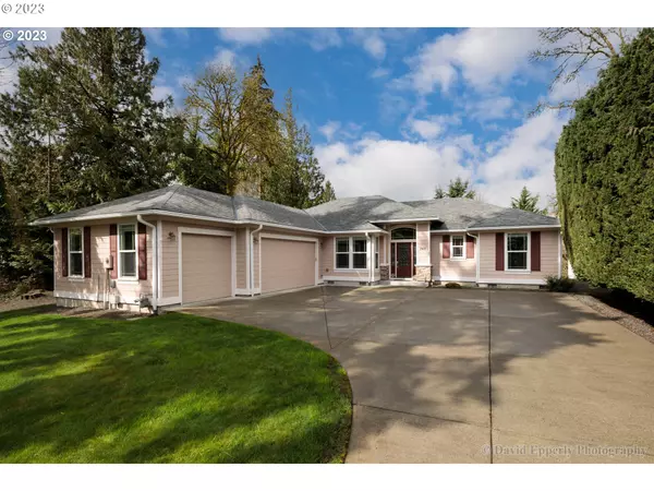 St Helens, OR 97051,245 MADRONA CT