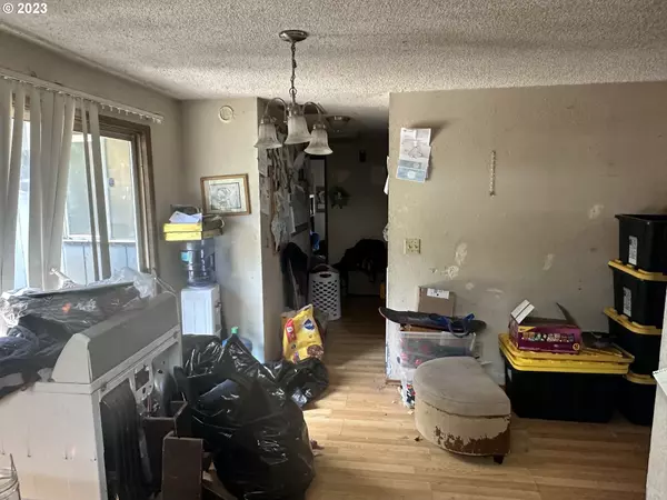 Springfield, OR 97478,477 70TH ST