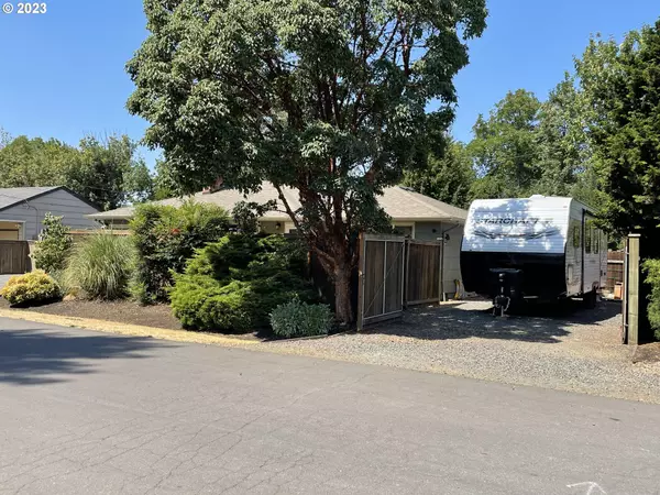 Eugene, OR 97401,3297 FIRWOOD WAY